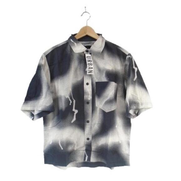 NWT Urban Outfitters Short Sleeve Shirt Black/White Snap Buttons Men’s Medium - Picture 2 of 7